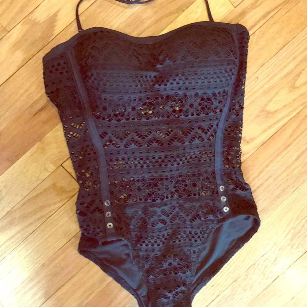 Very cute lace one piece!